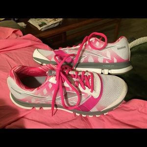 Size 9.5 Reebok Sublite Duo Breast Cancer Shoes
